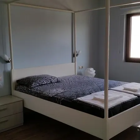Vacation House In Ivanovi Kolibi לוזנטס
