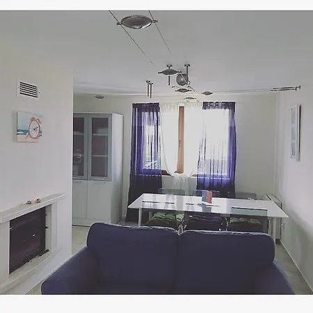 בית נופש Vacation House In Ivanovi Kolibi לוזנטס
