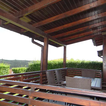 Vacation House In Ivanovi Kolibi בית נופש לוזנטס