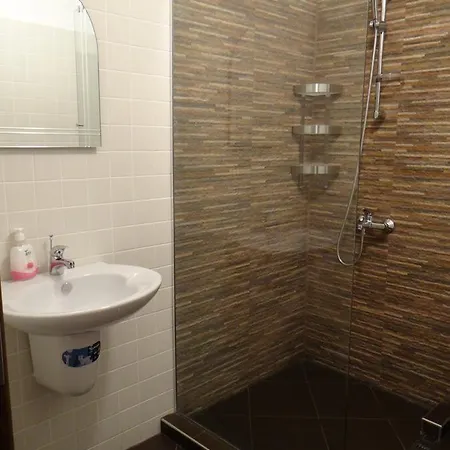 Vacation House In Ivanovi Kolibi בית נופש *