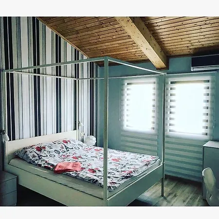 Vacation House In Ivanovi Kolibi